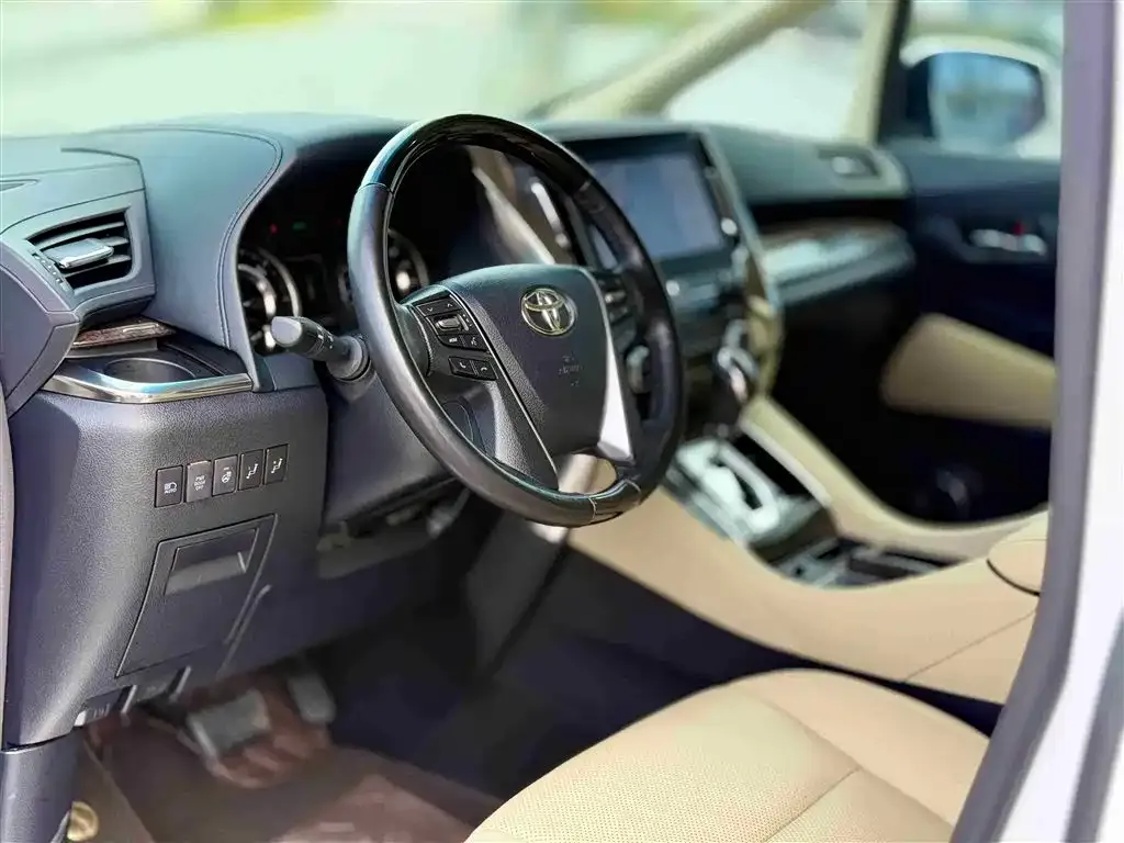 Toyota Vellfire 2023 из CN, фото 6