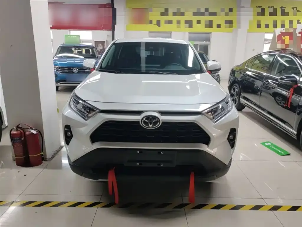Toyota RAV4 — фото 10