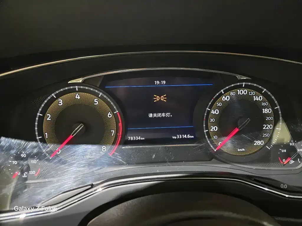Volkswagen Phideon 2022 из CN, фото 10