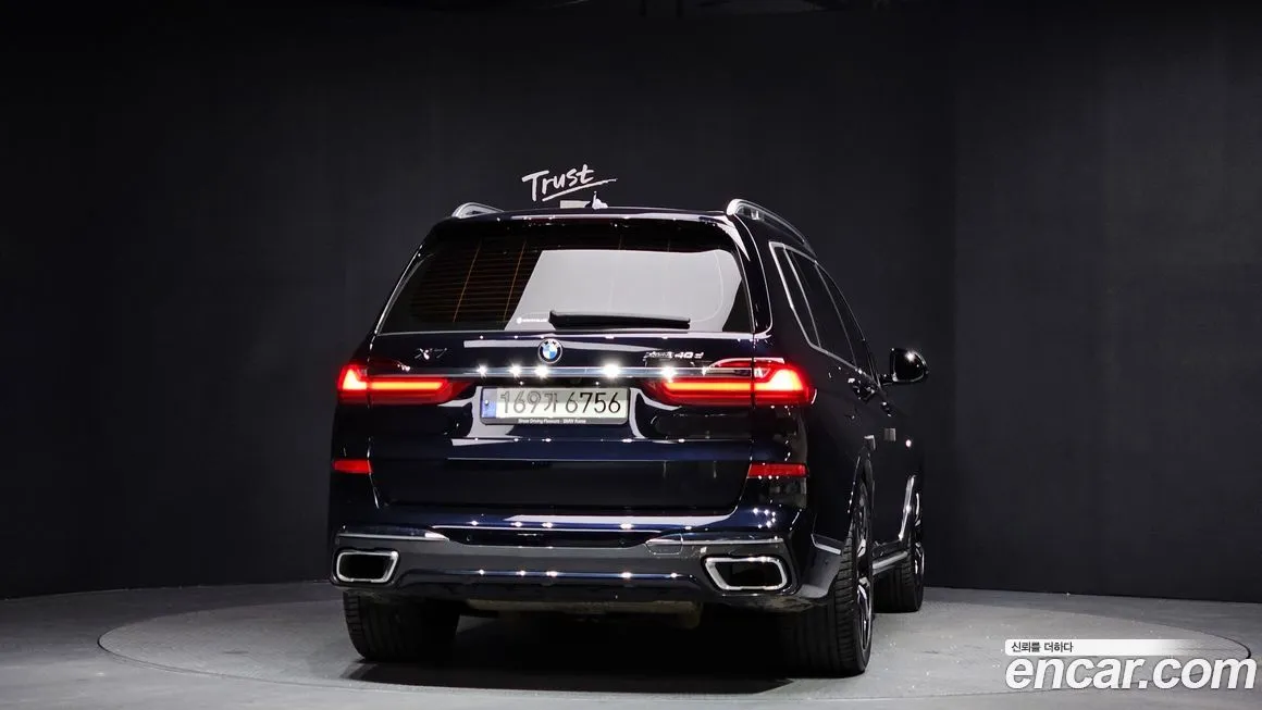 BMW X7 — фото 2