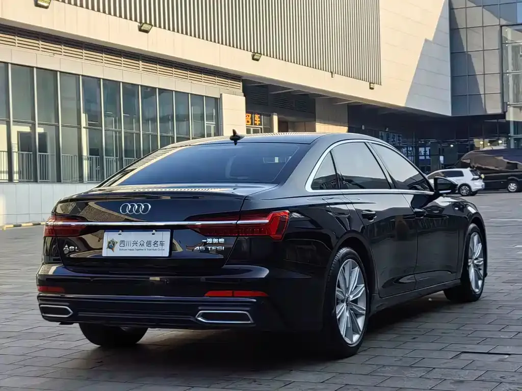 Audi A6L — фото 2