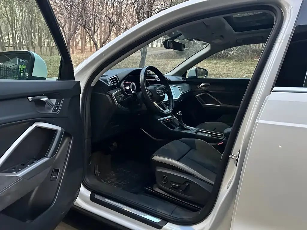 Audi Q3 2022 из CN, фото 2