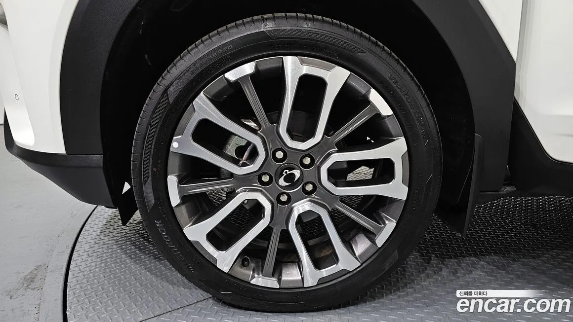 KG Mobility (Ssangyong) Torres — фото 9