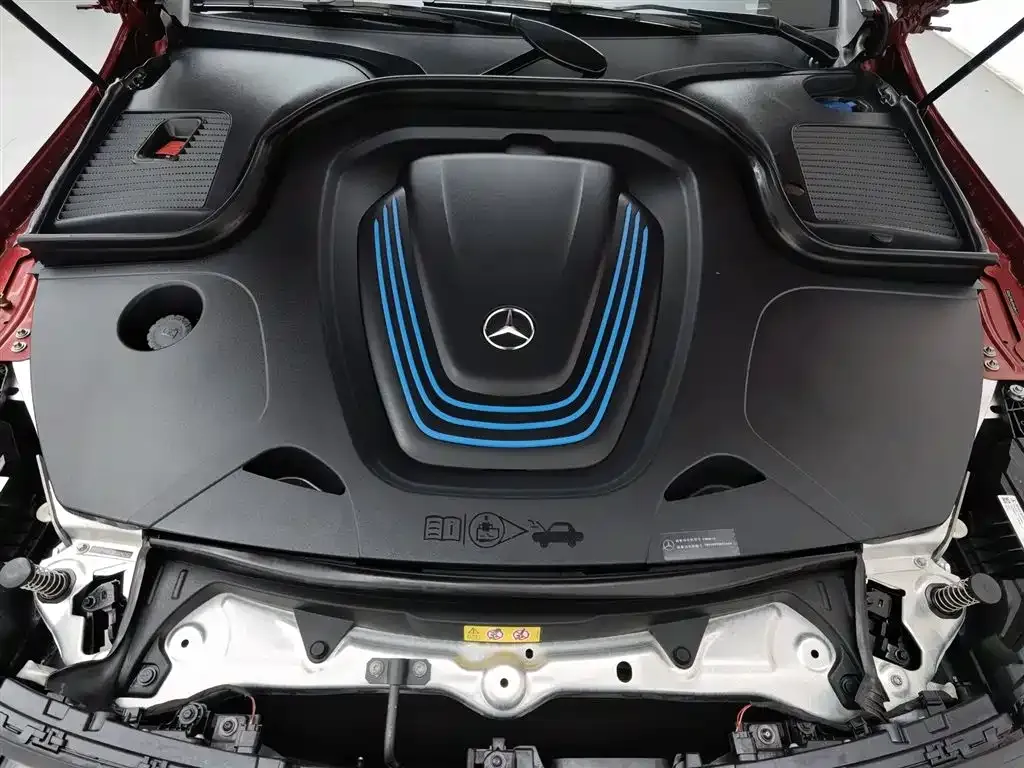 Mercedes-Benz EQC — фото 10