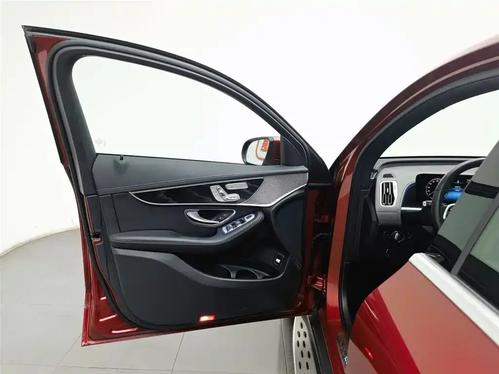 Mercedes-Benz EQC — фото 2