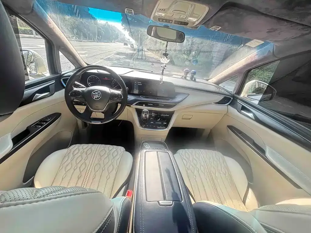 Buick GL8 2022 из CN, фото 2