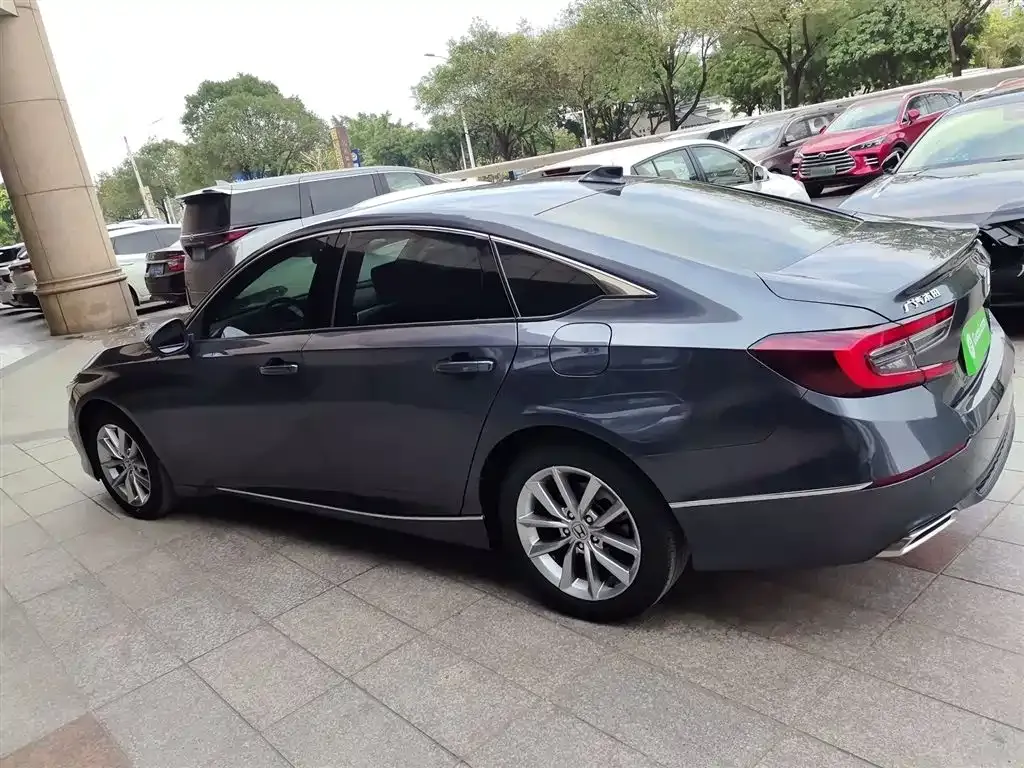 Honda Accord — фото 3