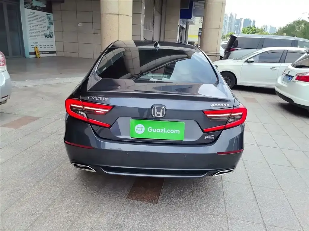 Honda Accord — фото 10