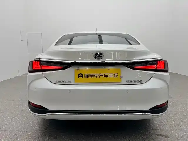Lexus ES — фото 2