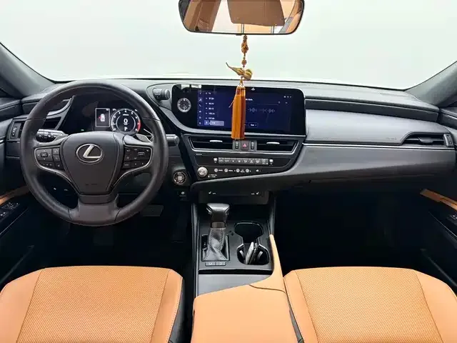 Lexus ES — фото 3