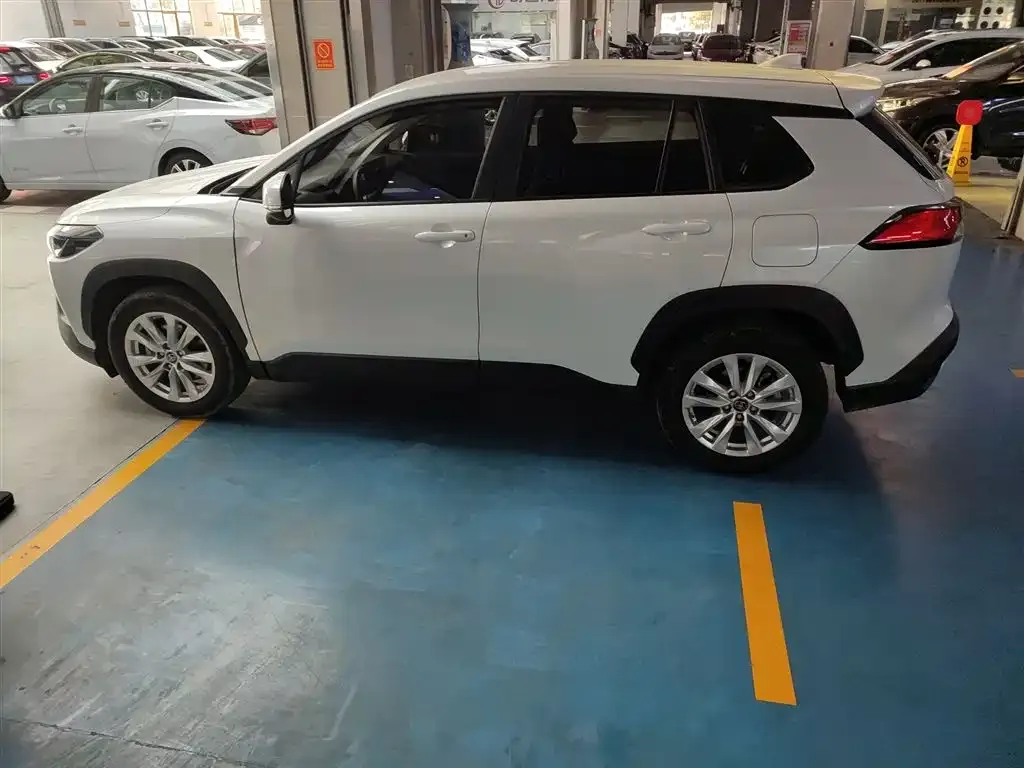 Toyota Corolla Cross 2023 из CN, фото 10