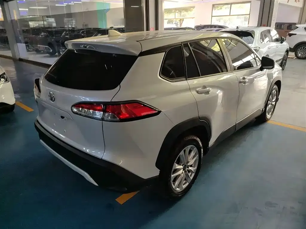 Toyota Corolla Cross 2023 из CN, фото 5