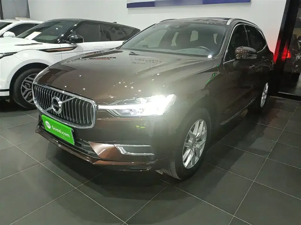 Volvo XC60 2021 из CN, фото 1