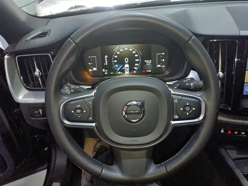 Volvo XC60 2021 из CN, фото 10