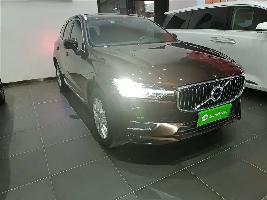 Volvo XC60 2021 из CN, фото 4