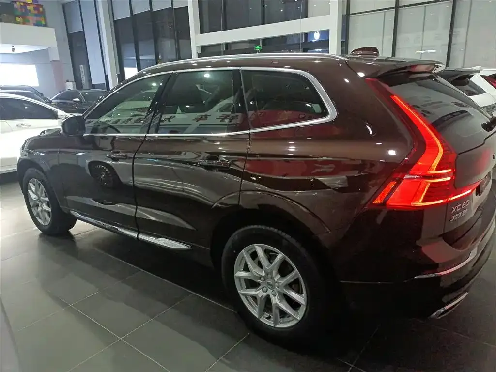 Volvo XC60 2021 из CN, фото 5