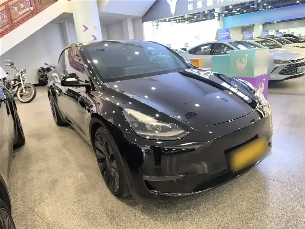 Tesla Model Y — фото 4