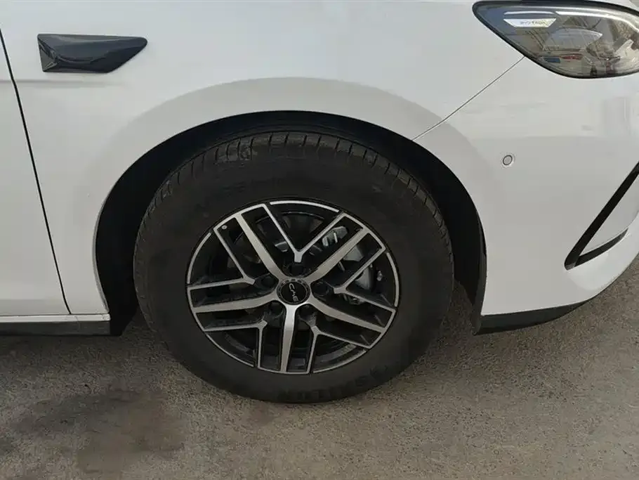 BYD Seal 05 DM-i — фото 5