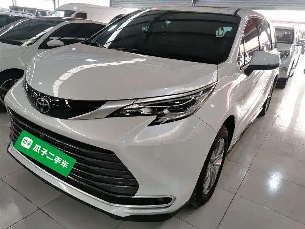 Toyota Sienna 2025 из CN, фото 3