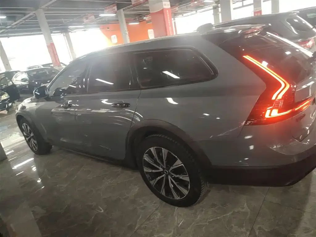 Volvo V90 2021 из CN, фото 3