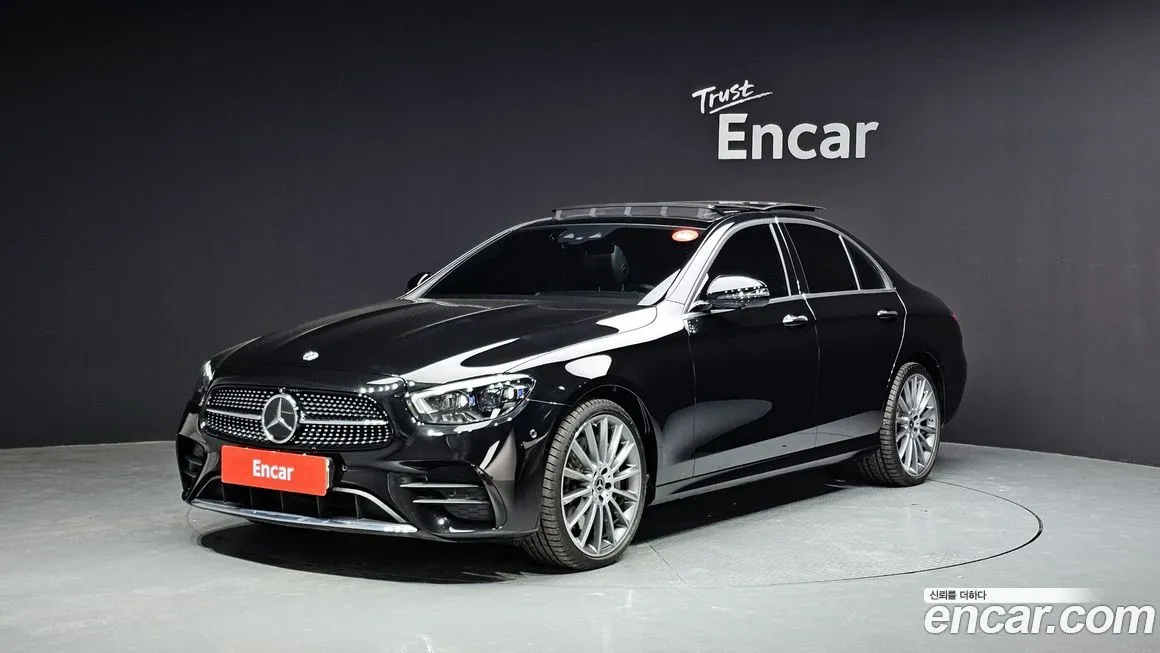Mercedes-Benz E-Class — фото 1