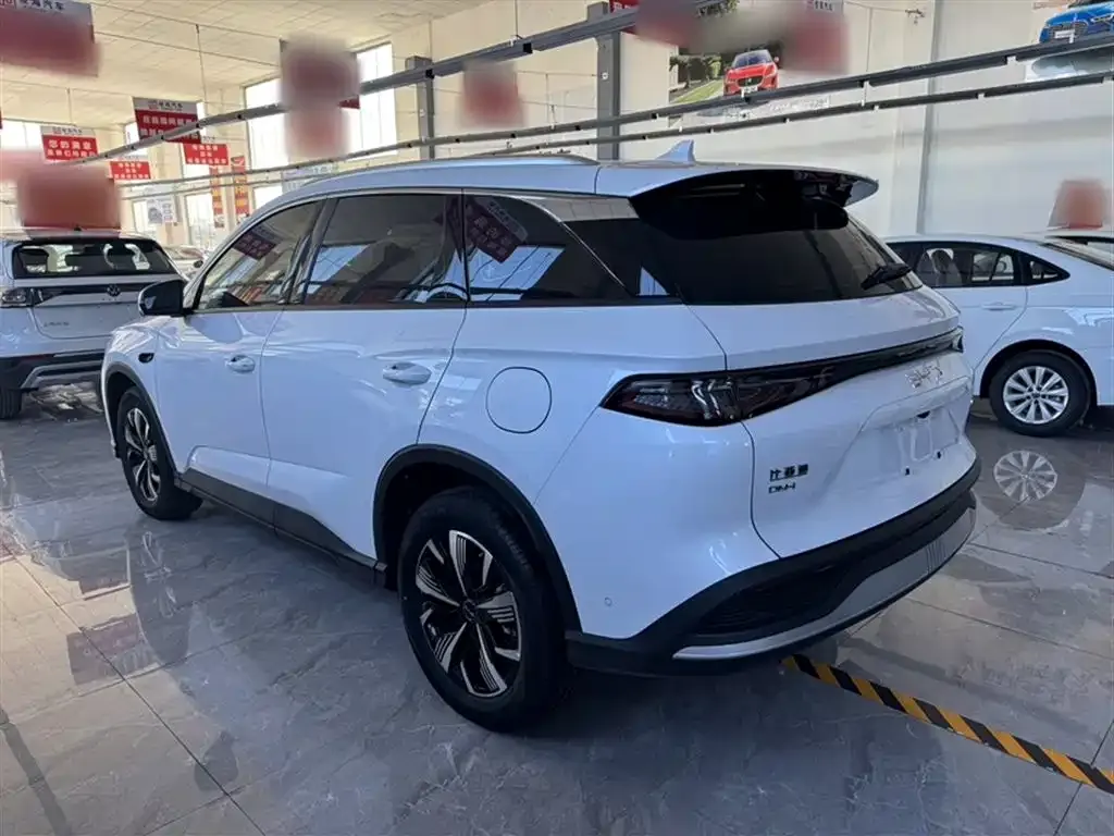 BYD Seal 05 DM-i — фото 6