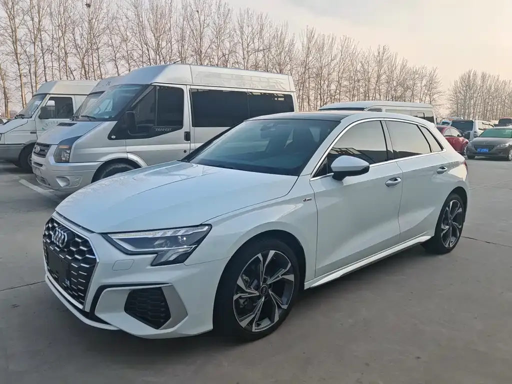 Audi A3 2022 из CN, фото 1
