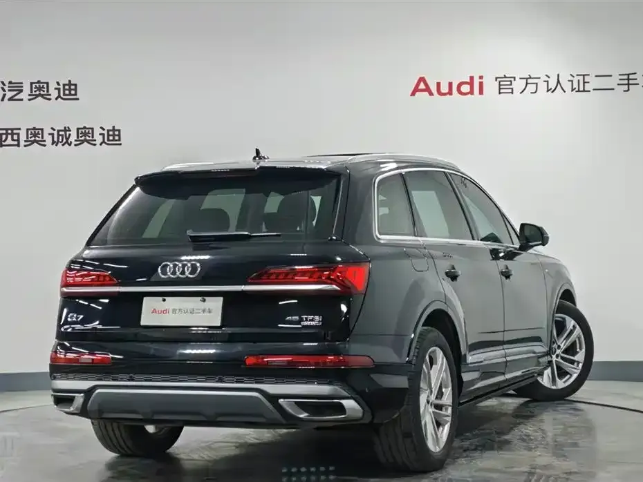 Audi Q7 2023 из CN, фото 7
