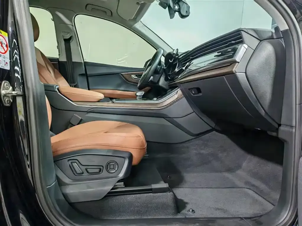 Audi Q7 2023 из CN, фото 10