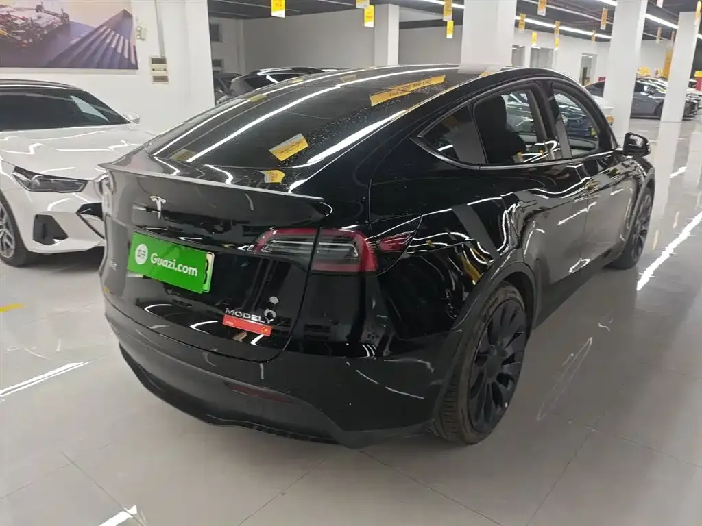 Tesla Model Y — фото 7