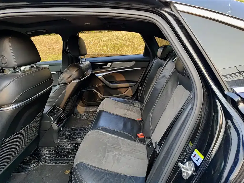 Audi A6L 2021 из CN, фото 10