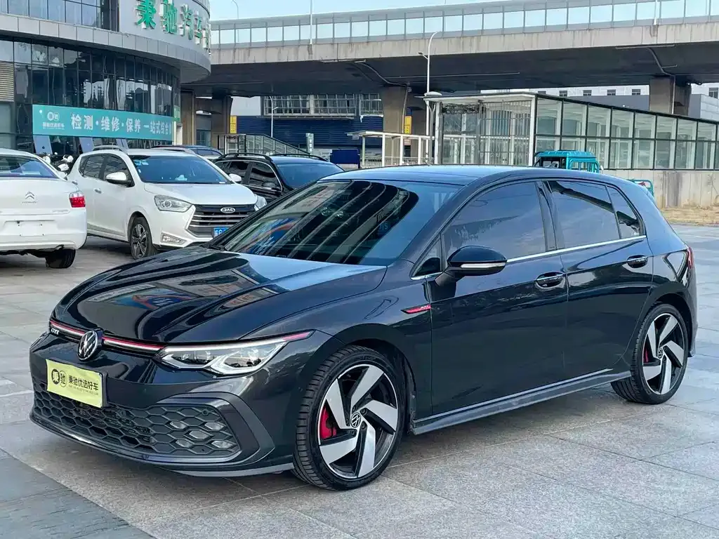 Volkswagen Golf GTI 2023 из CN, фото 1