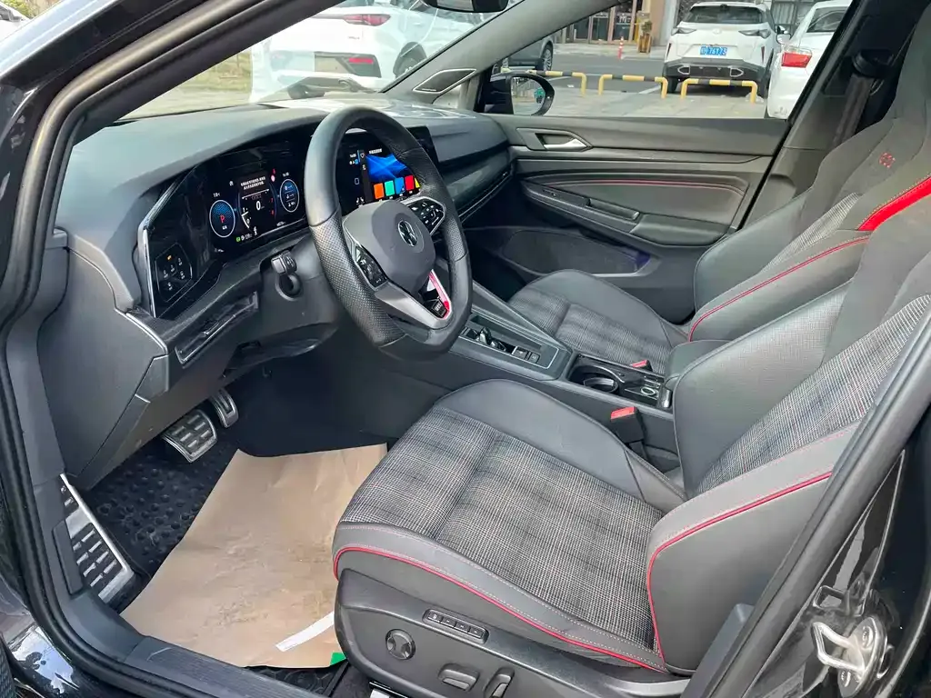 Volkswagen Golf GTI 2023 из CN, фото 7