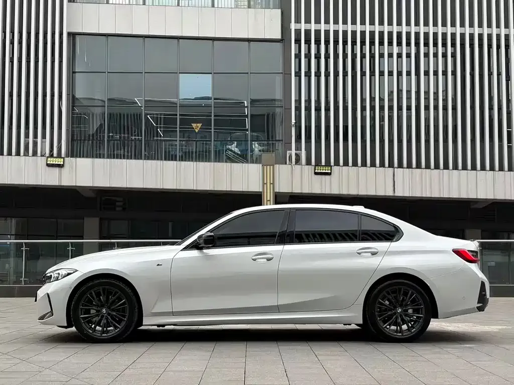 BMW 3 Series 2024 из CN, фото 10