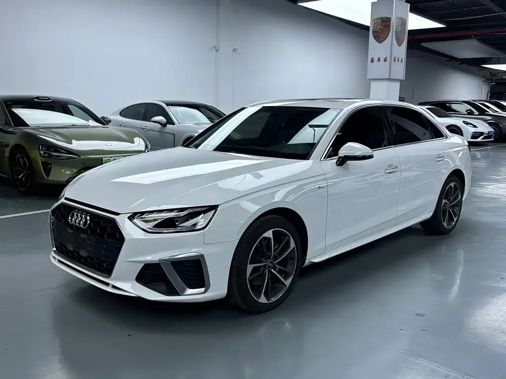 Audi A4L 2022 из CN, фото 1