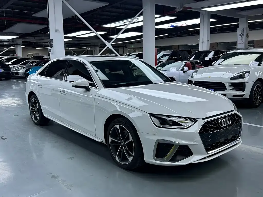 Audi A4L 2022 из CN, фото 3