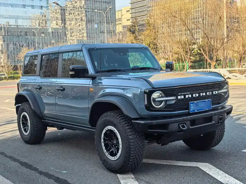 Ford Bronco — фото 10