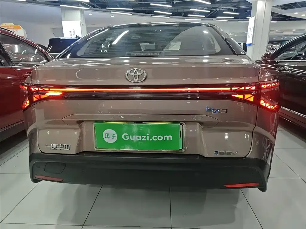 Toyota bZ3 2023 из CN, фото 2