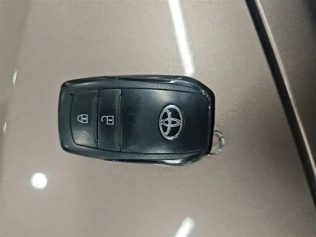 Toyota bZ3 2023 из CN, фото 4