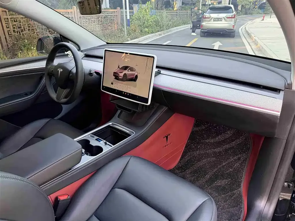 Tesla Model Y 2024 из CN, фото 3