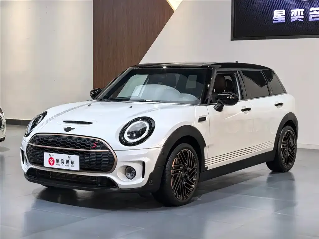 MINI Clubman — фото 1