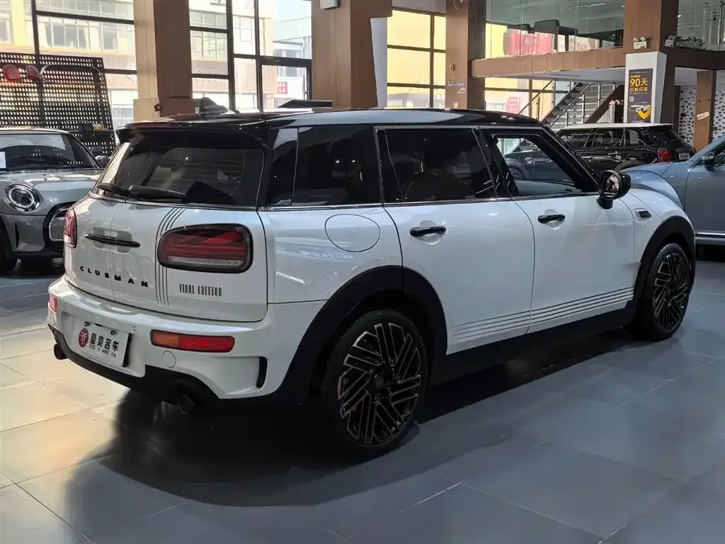 MINI Clubman — фото 2