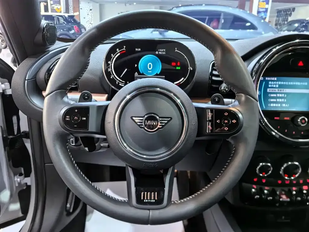 MINI Clubman — фото 9