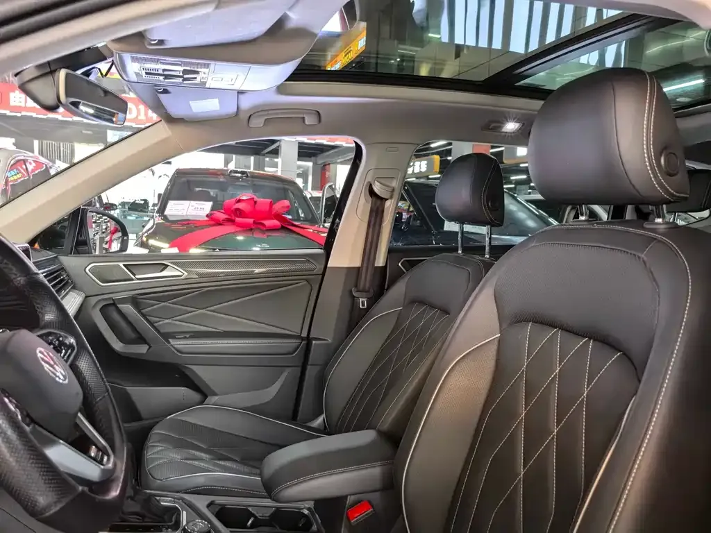 Volkswagen Tiguan L 2021 из CN, фото 3
