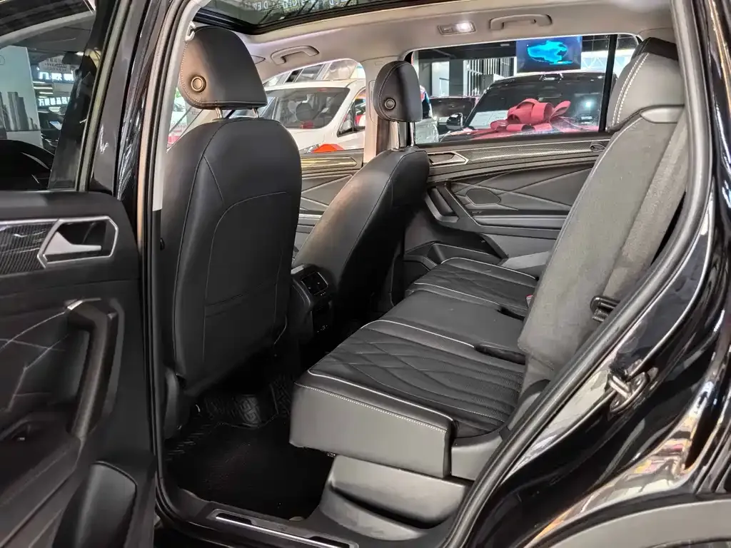Volkswagen Tiguan L 2021 из CN, фото 8