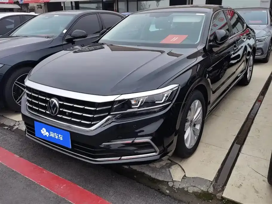 Volkswagen Passat — фото 1