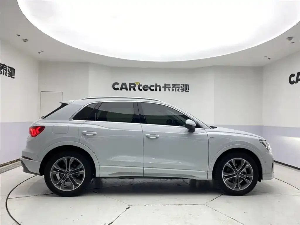 Audi Q3 — фото 10