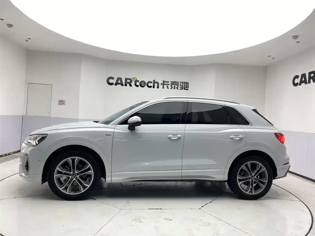 Audi Q3 — фото 8