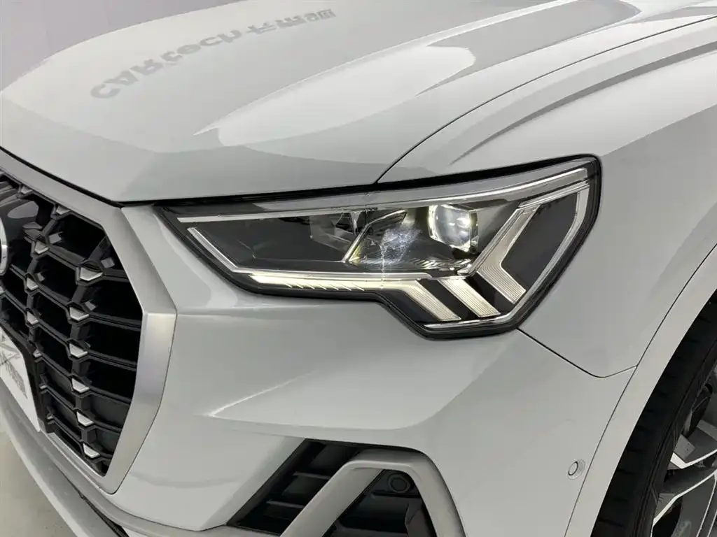 Audi Q3 — фото 6