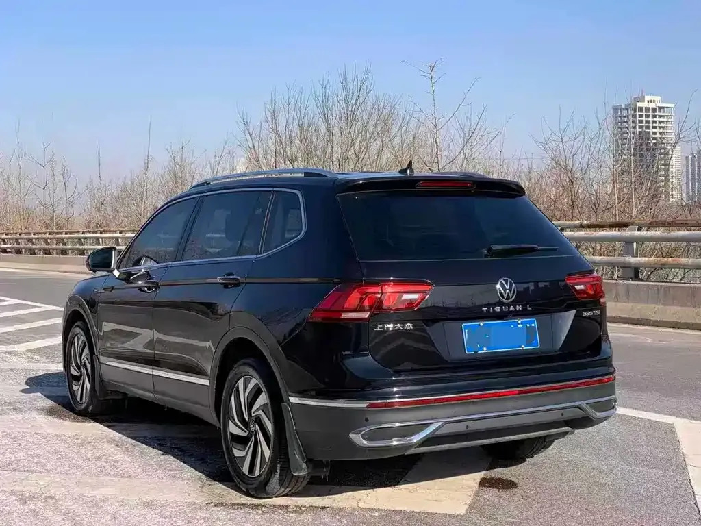 Volkswagen Tiguan L — фото 6